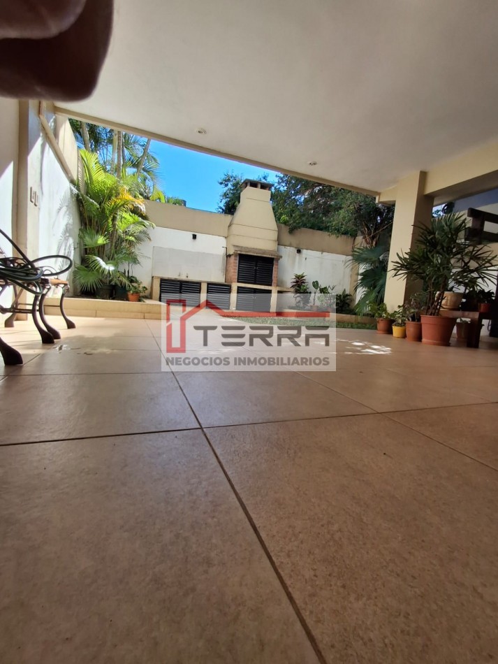 Casa 5 dormitorios - Microcentro de Posadas