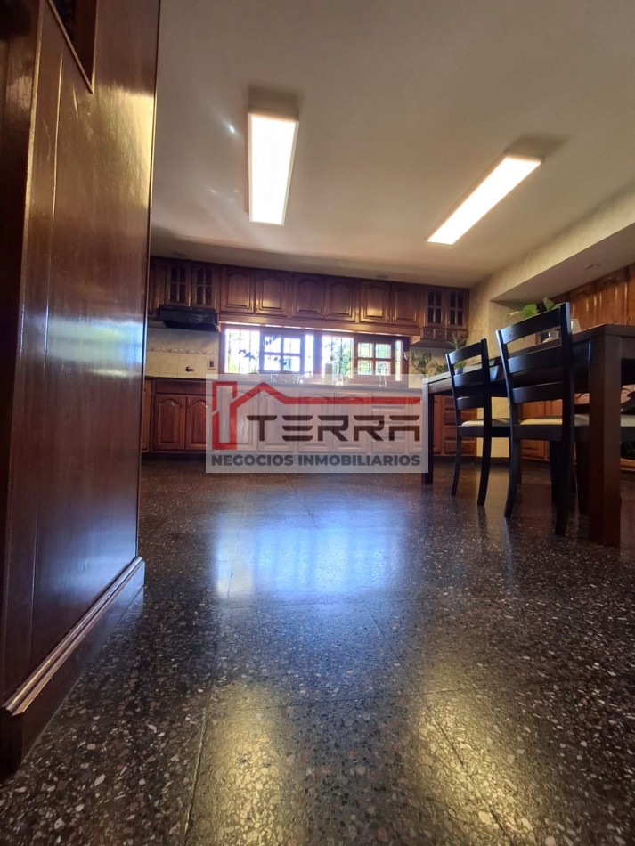 Casa 5 dormitorios - Microcentro de Posadas