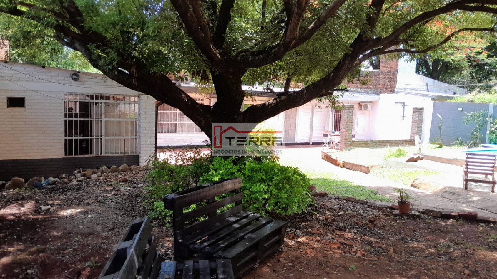 Lote de 600 m² con dos construcciones