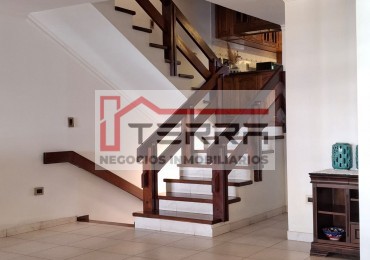 Casa 5 dormitorios - Microcentro de Posadas